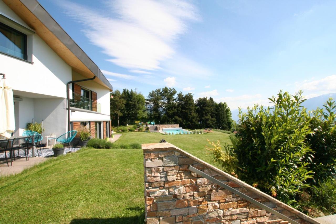 Montreux Holiday Home Екстериор снимка
