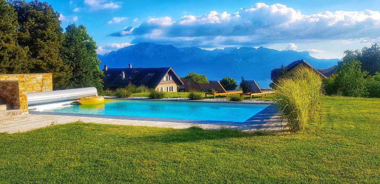 Montreux Holiday Home Екстериор снимка