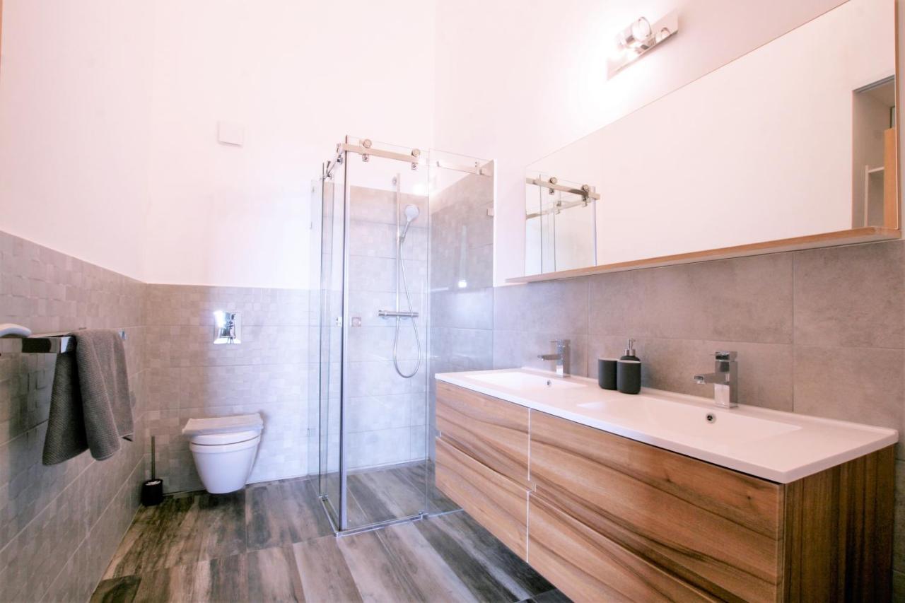 Montreux Holiday Home Екстериор снимка