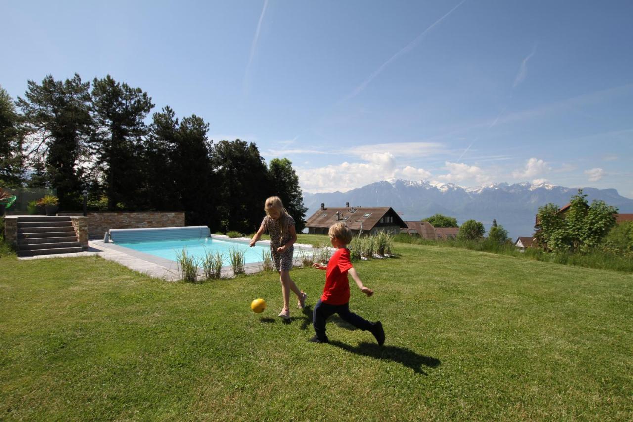 Montreux Holiday Home Екстериор снимка