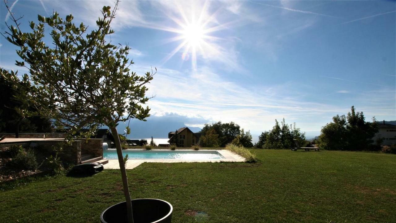 Montreux Holiday Home Екстериор снимка